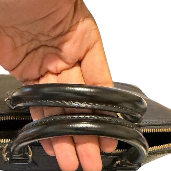 Louis Vuitton Black Epi Alma PM - EUC - Picture 5 of 7